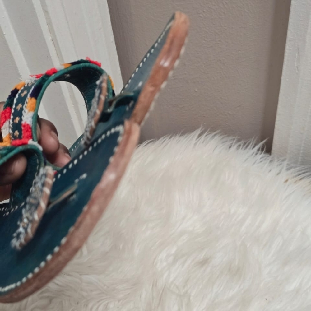 Handmade Vintage Embroidered Leather Slip On Sandals Handmade Size 8✌️ - Picture 6 of 6